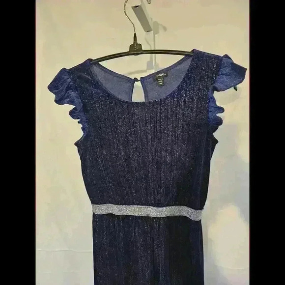 Elegant Navy Blue Velvet Romper with Ruffled Sleeves - Picture 4 of 7